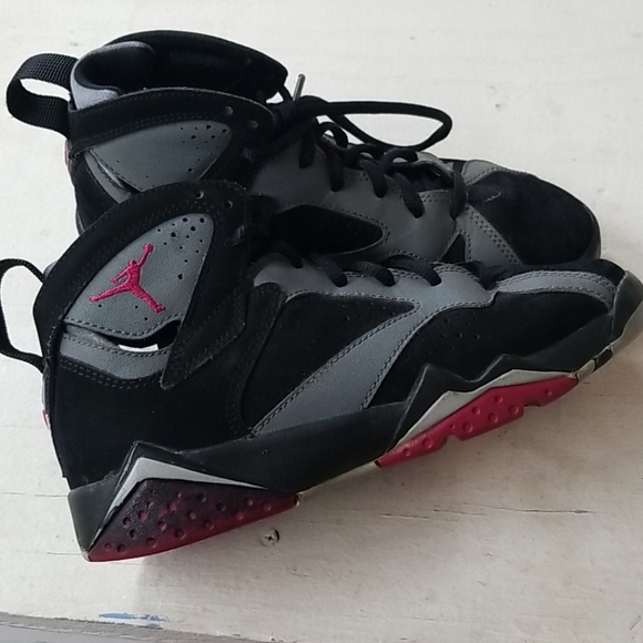 Shoes - Picture 2 of 4